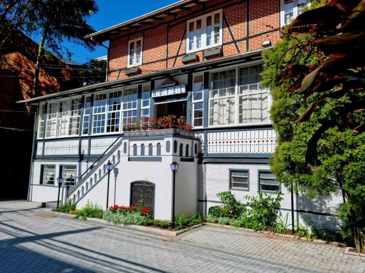 Hotel Hermann Блуменау Екстериор снимка