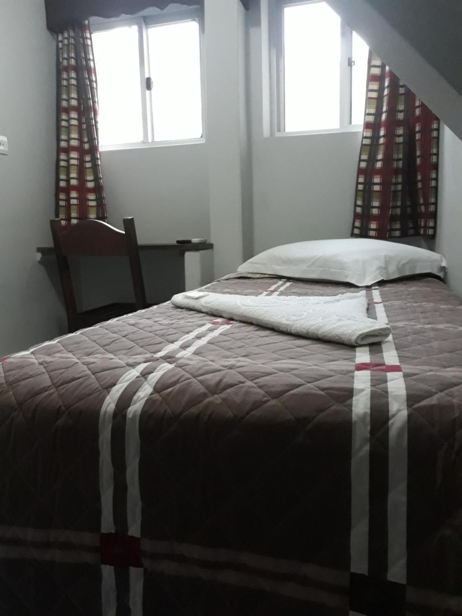 Hotel Hermann Блуменау Стая снимка